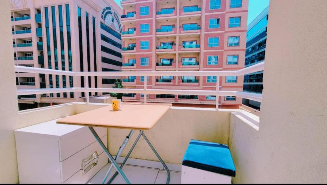 Dxb Hostel Near Adcb Metro Station Dubai Dış mekan fotoğraf