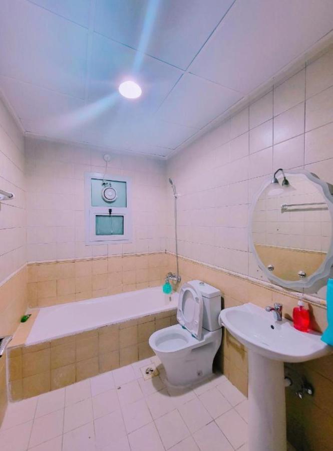 Dxb Hostel Near Adcb Metro Station Dubai Dış mekan fotoğraf